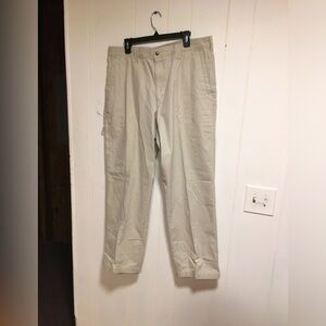 Men’s Columbia Khaki Pants Size 38x32.
